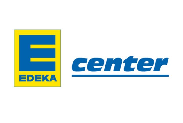 Das Bild zeigt das Logo des EDEKA Centers. Links ist ein großes blaues "E" auf gelbem Hintergrund zu sehen, darunter steht "EDEKA" in blauer Schrift. Rechts daneben steht in blauer Schrift "center", unterstrichen von einer blauen Linie. Das gesamte Logo ist auf weißem Hintergrund platziert.